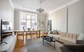 New Charming Apt In City Center